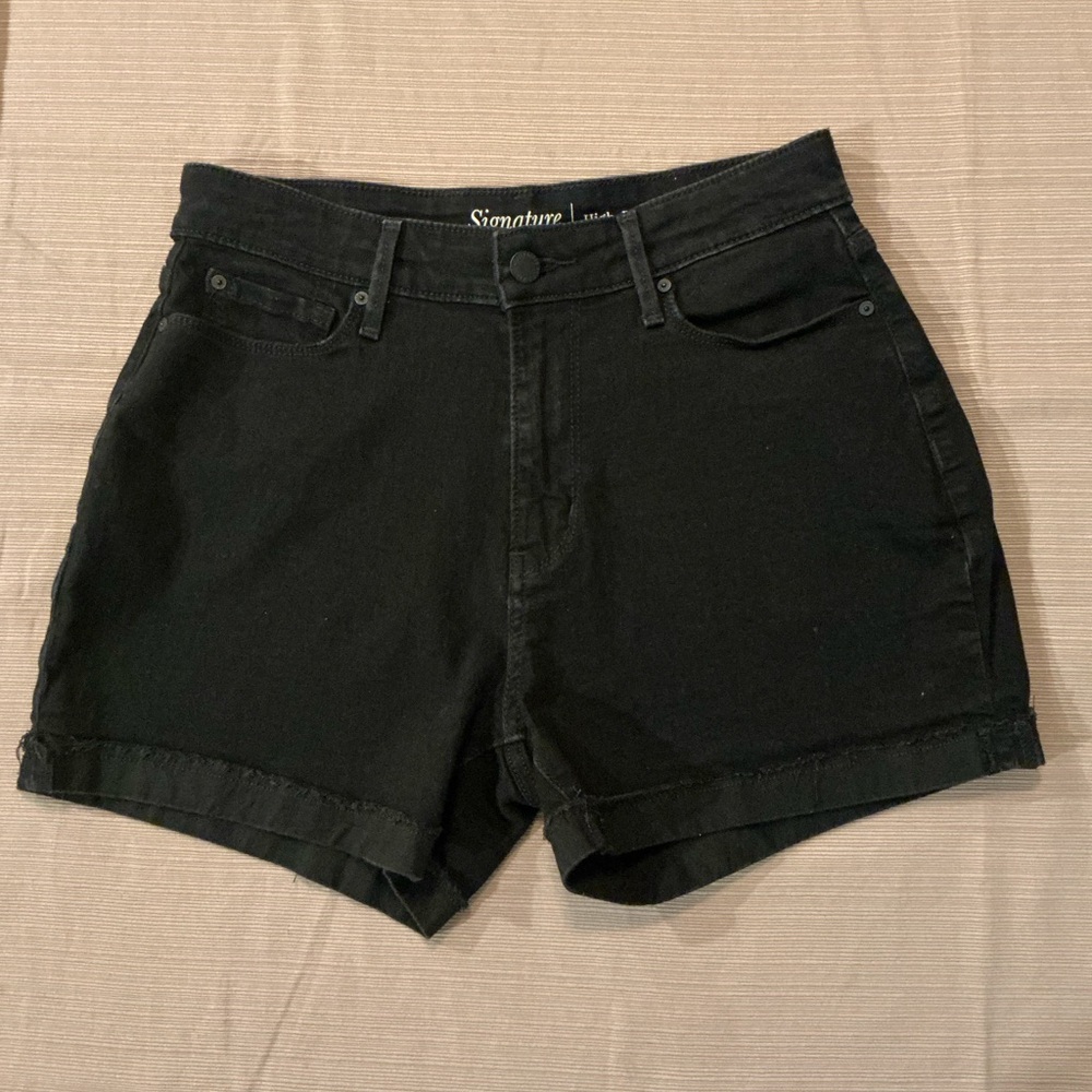 Levi’s Signature Women's Black Jean Shorts